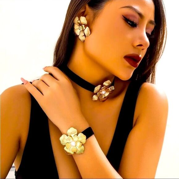 Black Velvet Gold Rose Flower Choker Necklace Bracelet Earrings Jewelry Set NEW! - Picture 1 of 6